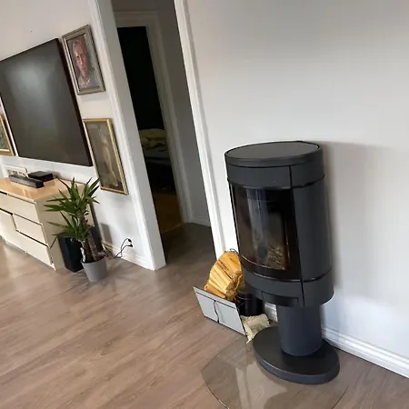Peaceful With Balcony - Near Tram & Trails Apartment Bergen