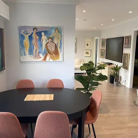 Apartment Peaceful With Balcony - Near Tram & Trails